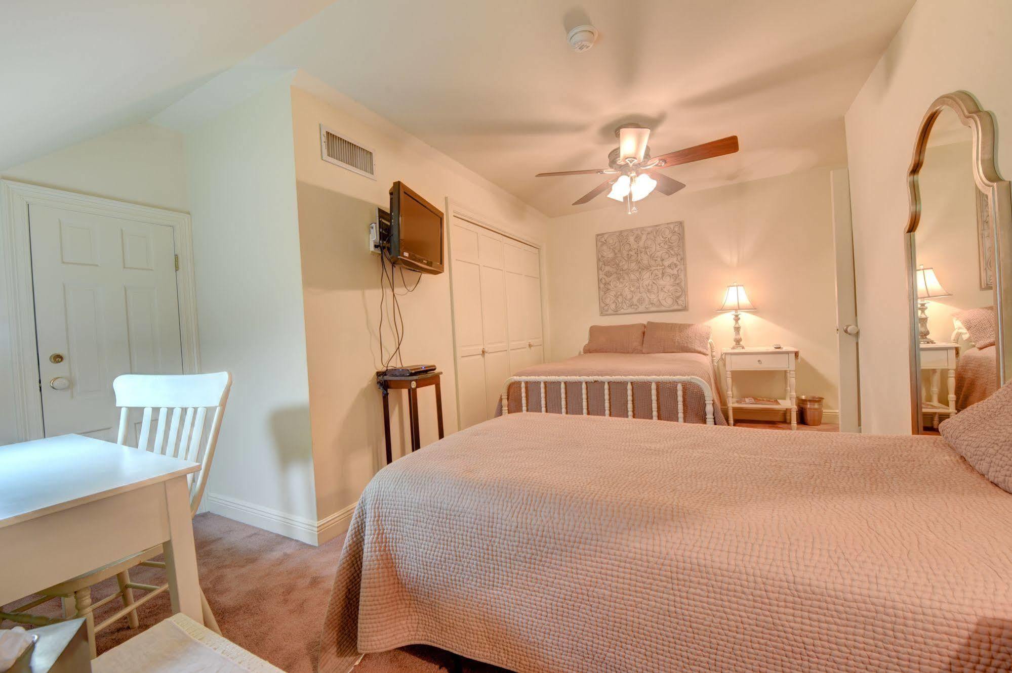 A Chateau On The Bayou Bed & Breakfast Raceland Экстерьер фото