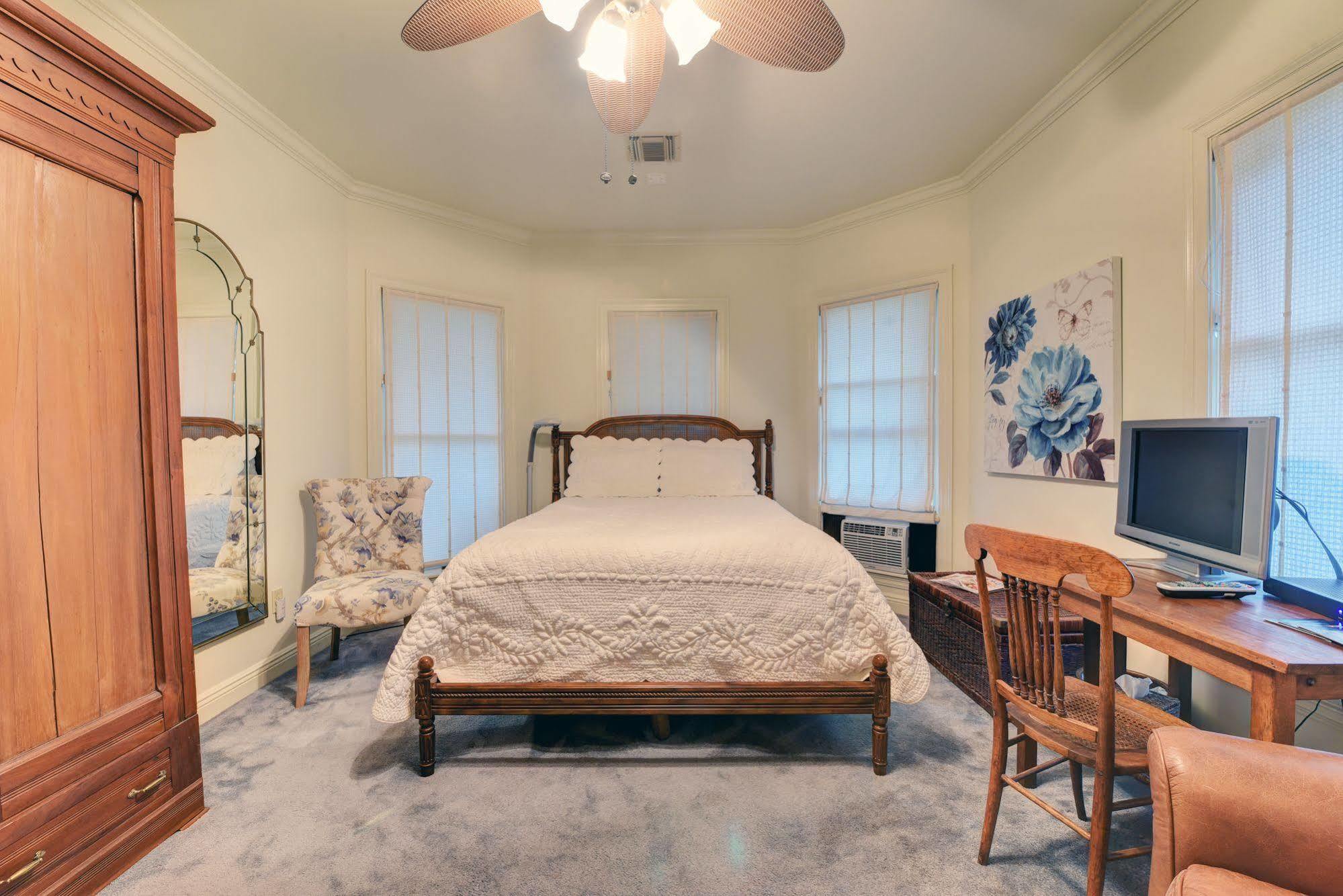 A Chateau On The Bayou Bed & Breakfast Raceland Экстерьер фото